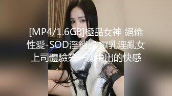 南朝鲜商场女厕偷拍几个颜值美女尿尿美女对着摄像头也没有发现