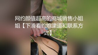 游乐场女厕全景偷拍  半蹲着尿的牛仔裤少妇