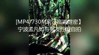 商场女厕全景偷拍真空出行黑丝美女的肥美大鲍鱼