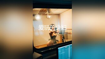 一王两后，帝王般享受！难得一见OF无敌巨乳大奶牛【hhh1231】最新啪啪长视频，肏一个手还玩一个，双波霸玩到虚脱 (5)