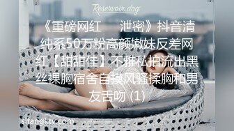  趁女友不在约了个性感的骚浪学妹 身材苗条又白嫩 无套爆操干得淫乱叫 最后忍不住直接射嘴里