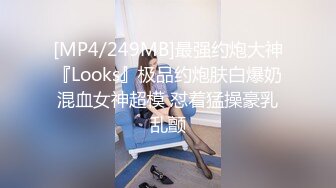 丰乳肥臀长相甜美妹子和炮友居家啪啪，开档露屌裤特写口交，第一视角抽插猛操晃动奶子