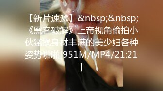 清纯美妞在浴室给大家秀，笑起来超甜，湿身诱惑极品美乳