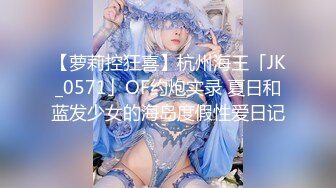 商场女厕全景偷拍制服美女职员的极品小黑鲍